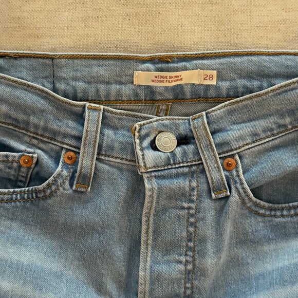 LEVI'S Wedgie Skinny Jeans, High-Rise | Distressed Jeans | Size 28 - Picture 7 of 12
